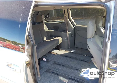 2006 Chrysler Town & Country из США, поврежденный, VIN 1A4GP45R06B757108